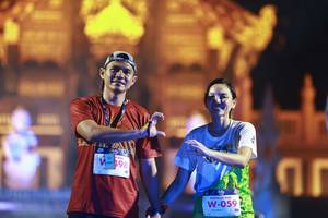 BIB: 198, 059
                            <button type="button" onclick="openModal(22342896)" class="btn btn-primary btn-sm float-right btn-popup" data-toggle="modal" data-target=".modal-high-quality">
                        <i class="fas fa-shopping-cart"></i> Add to Cart
                    </button>
                                            <button type="button" onclick="isThisMe(22342896, true)" class="btn btn-success btn-sm float-right btn-popup btn-isme hidden" data-toggle="tooltip" data-placement="bottom" title="นี่คือรูปของคุณใช่ไหม คลิกที่นี่เพื่อเอาเข้าอัลบั้ม">
                        <i class="fas fa-plus"></i> Add to album
                    </button>
                    <button type="button" onclick="isThisMe(22342896, false)" class="btn btn-warning btn-sm float-right btn-popup btn-isnotme hidden">
                        <i class="fas fa-ban"></i> Remove from album
                    </button>